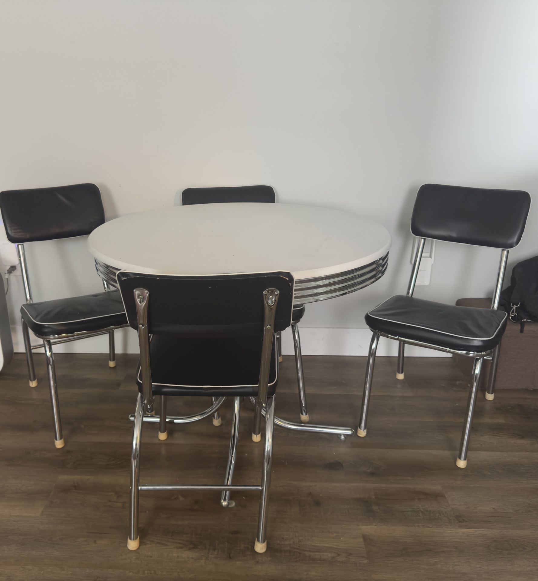 Retro White Round Dining Table Set 