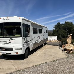 2006 Winnebago Sightseer