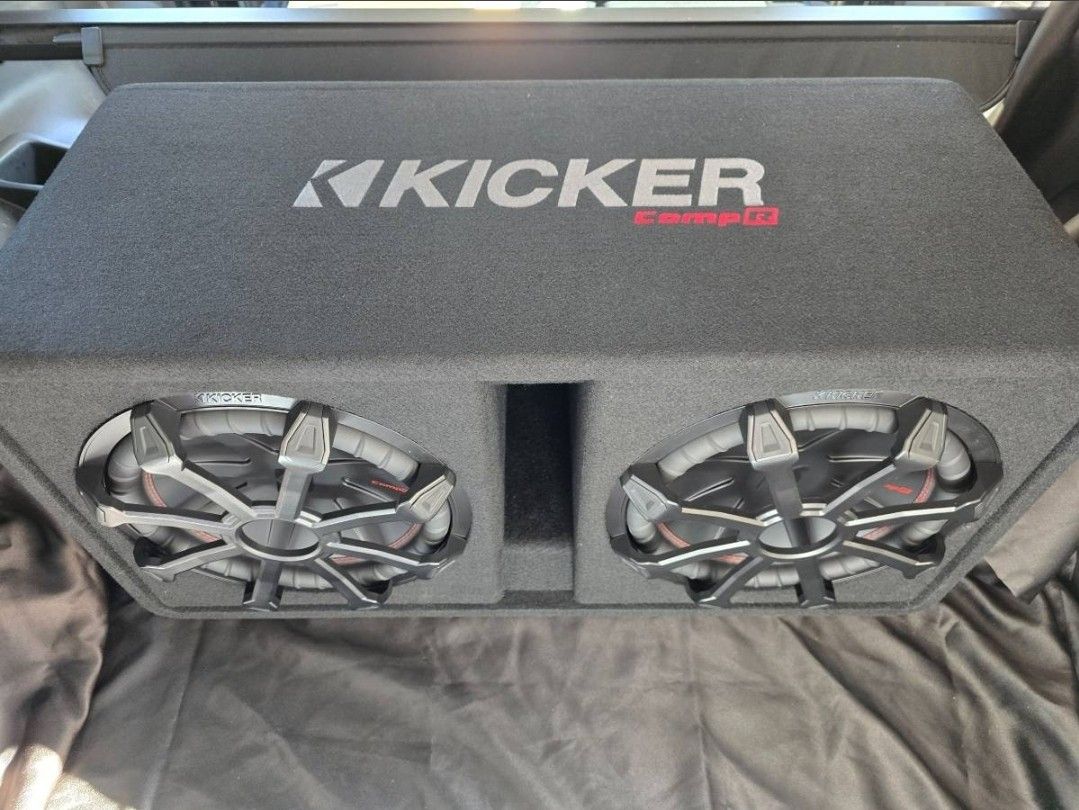 Kicker Dual 12" Sub w/800w Amp
