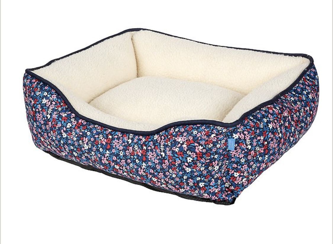 Dog Pet Bed Size Large Approx 37” X 27”