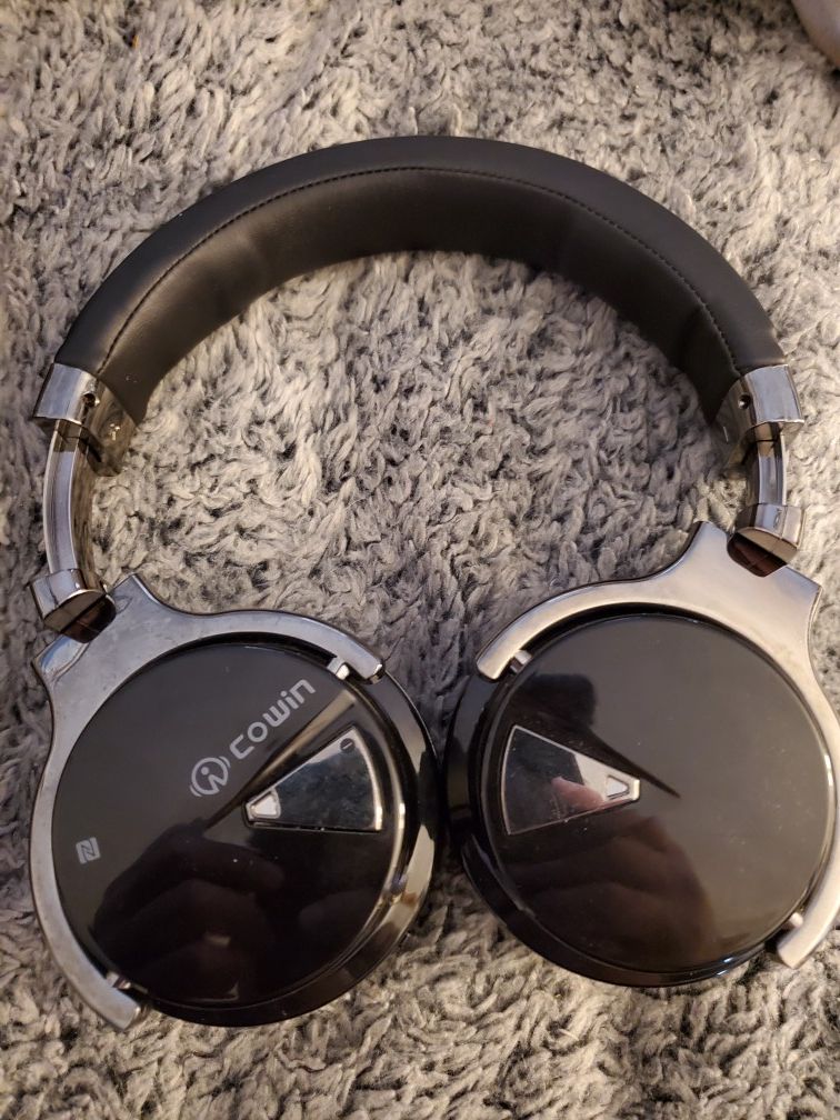 Cowin E7 Noise Canceling headphones