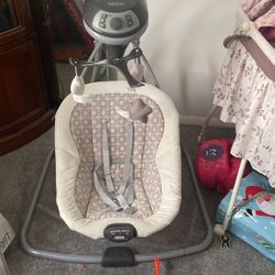 Graco Baby Swing