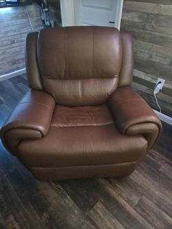 Raymour & Flanigan - Colvin Leather Power Glider Recliner in Brown
