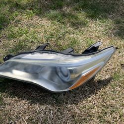 Camry Driver Side Headlight 