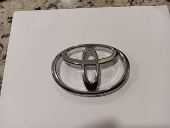 New emblema Toyota  $35