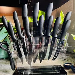 COOL BLACK KITCHEN KNIFE SET for Sale in Delray Beach, FL