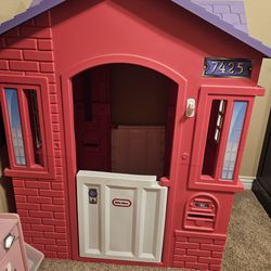 Little Tikes Cape Cottage LIKE NEW