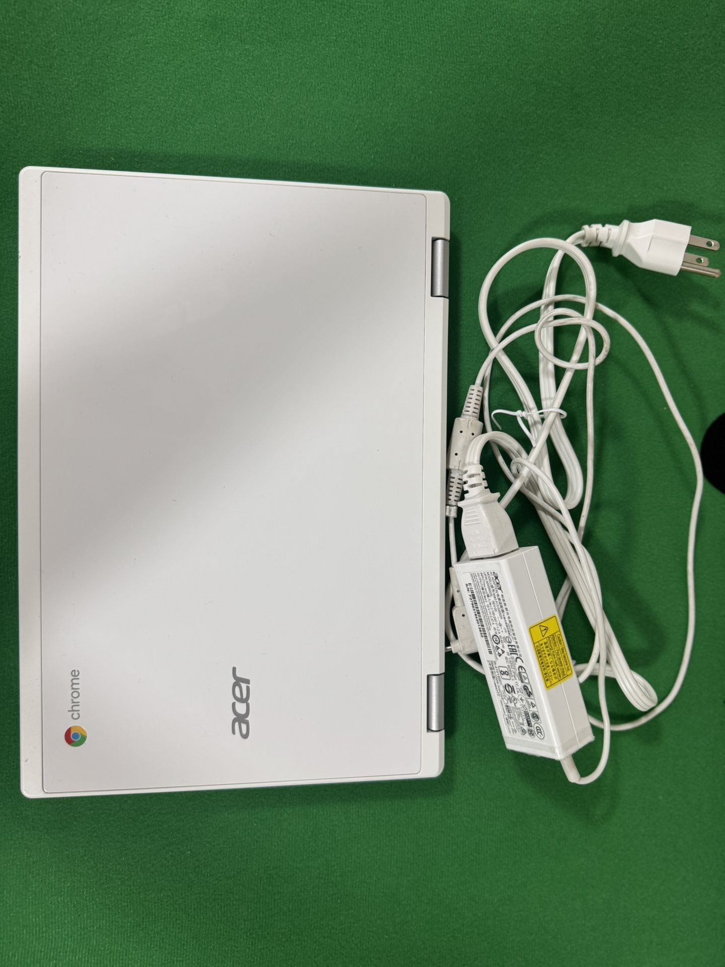 White Acer Chromebook 11, CB3-132-C4VV, Celeron N3060, 11.6" HD, 4GB DDR3L, 16GB