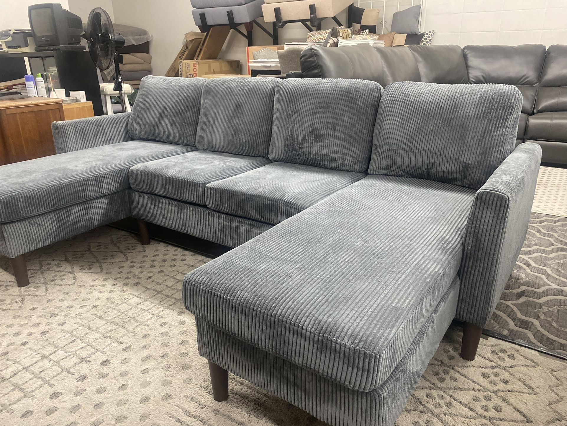 New Corduroy Sectional. Grey. 58 X 100 X 58. Free Delivery!