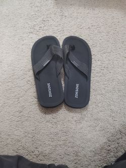 Men's Size 10 Black Flip Flops