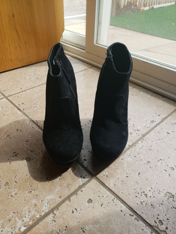 Sude Black ankle wedges