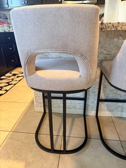 1 counter height stool