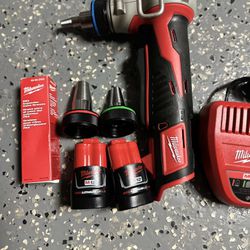 ♨️New Milwaukee M12 12-Volt Lithium-Ion Cordless ProPEX Expansion Tool Kit with 2 -1.5Ah Batterie, (3) Expansion Heads  Firm Price 
