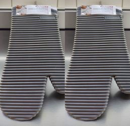New Two (2) Pack KitchenAid Silicone Oven Mitts 7.5” x 13”