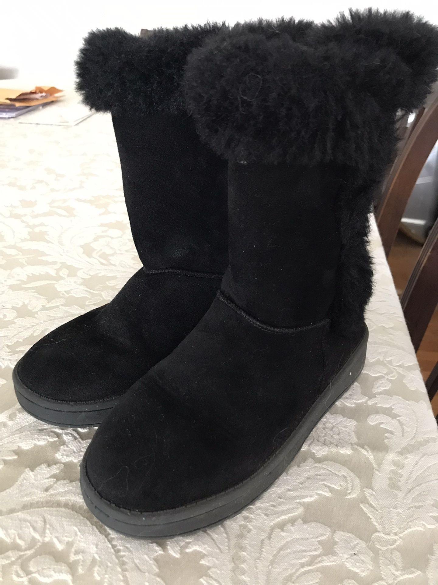 Girls Black Ugg Style Boots  Size 2