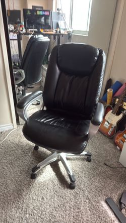 Desk Chair in Great Shape