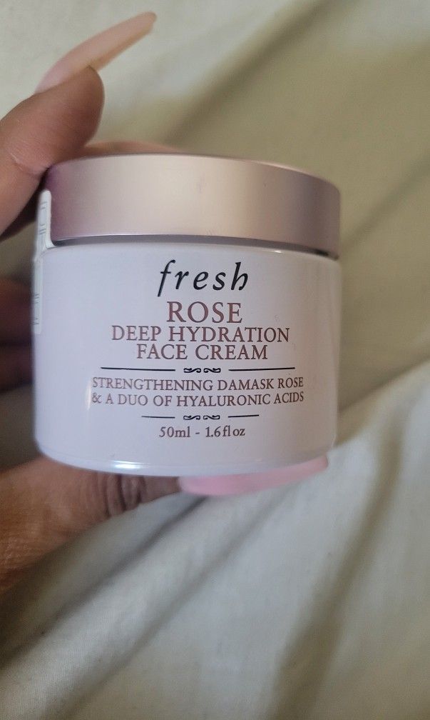 LIKE NEW FRESH ROSE DEEP HYDRATION FACE CREAM