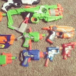 10 Toy Guns...small guns Are nerf Brand 