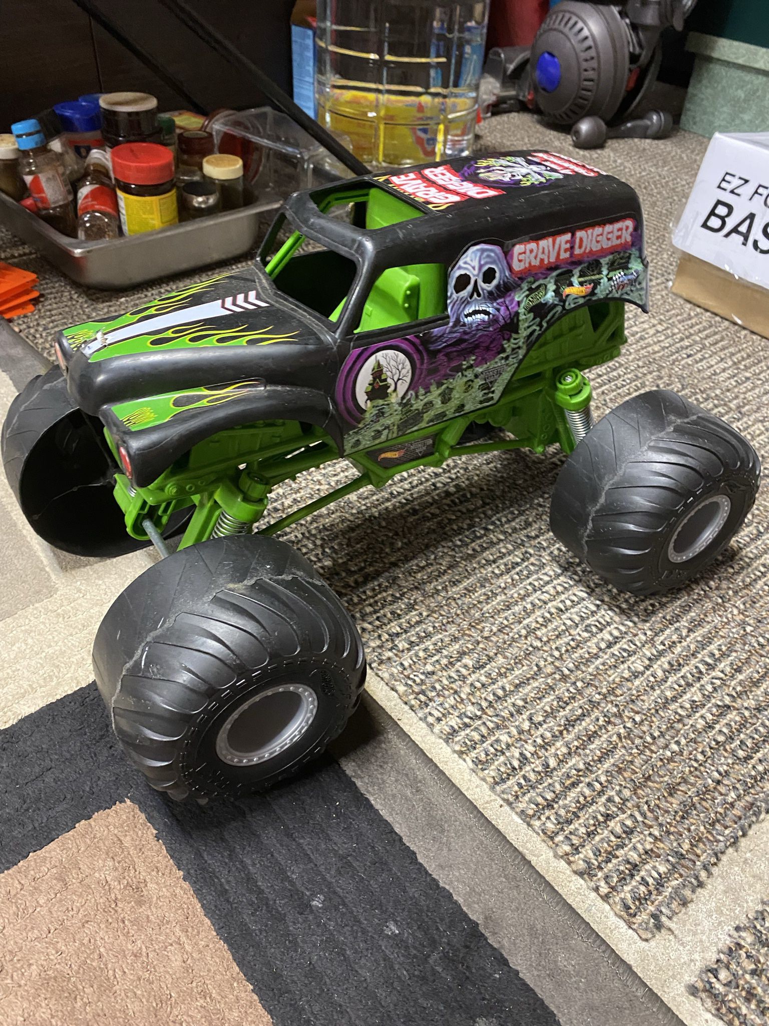 Big Gravedigger Monster Truck 