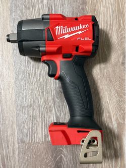 Milwaukee 2962-20 M18 FUEL 1/2" Mid-Torque Impact Wrench w/ Friction Ring Bare