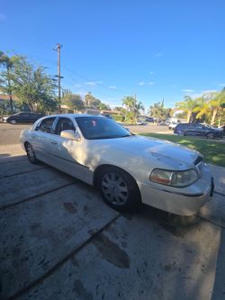 2003 lincoln town car cartier