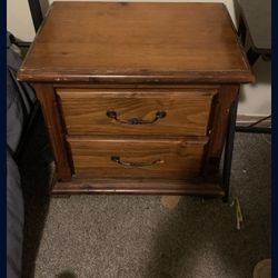 Set(2) Nightstands 
