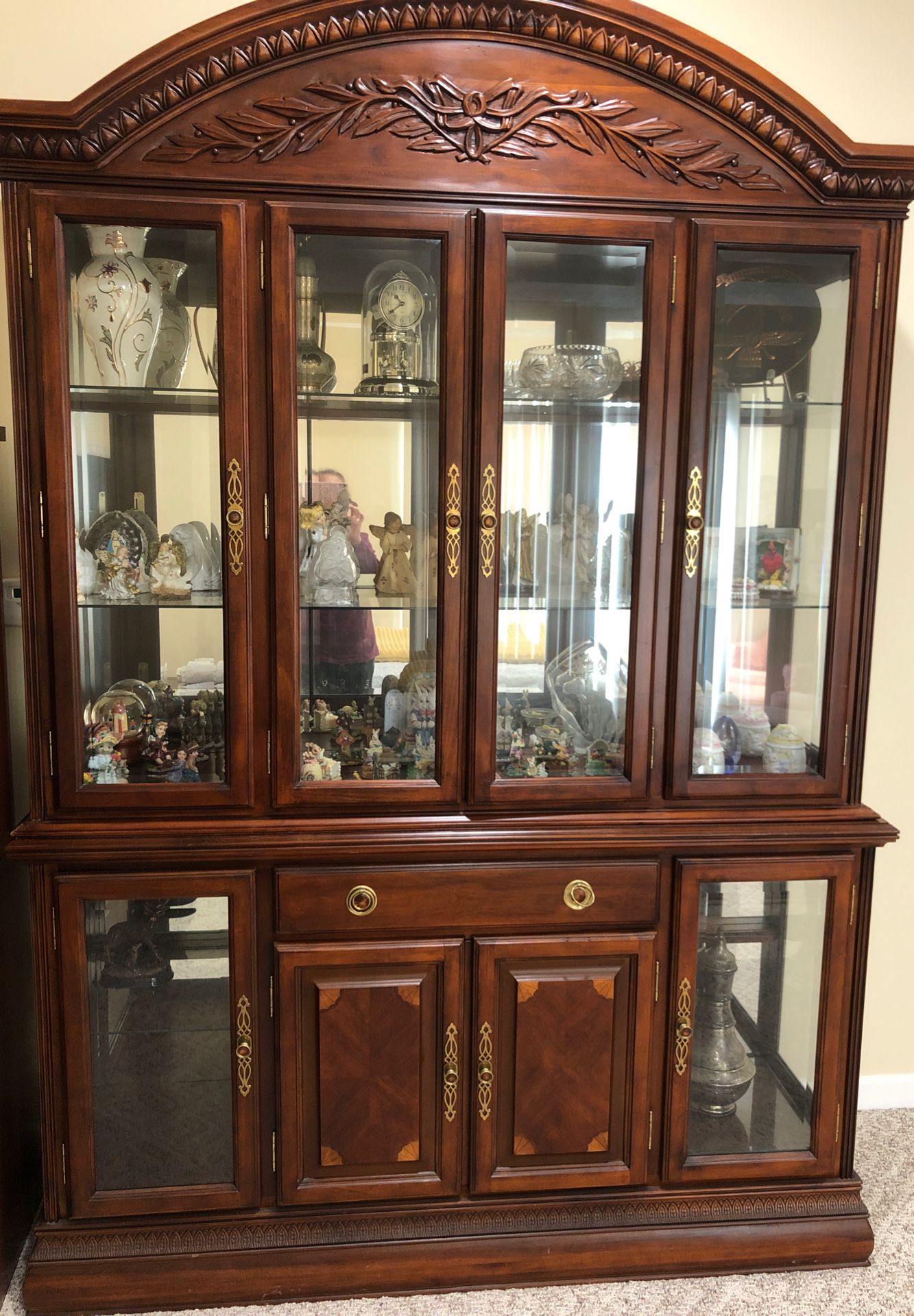 Gorgeous designed china cabinet with light