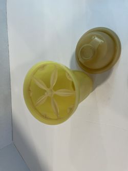 Tupperware Vintage Shaker Tumbler for Sale in Delray Beach, FL