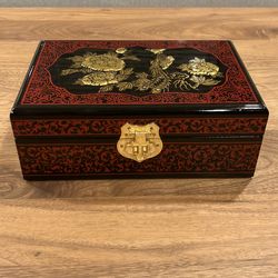 Jewelry box