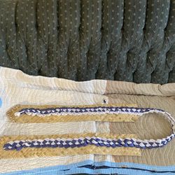 Tongan Handmade Blue/White Lei