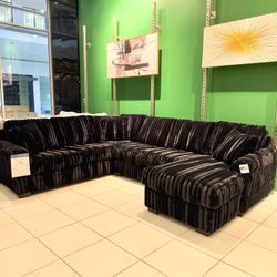 😍 OVERSIZED 🪐 Fluffy Sectional with Reversible Chaise!