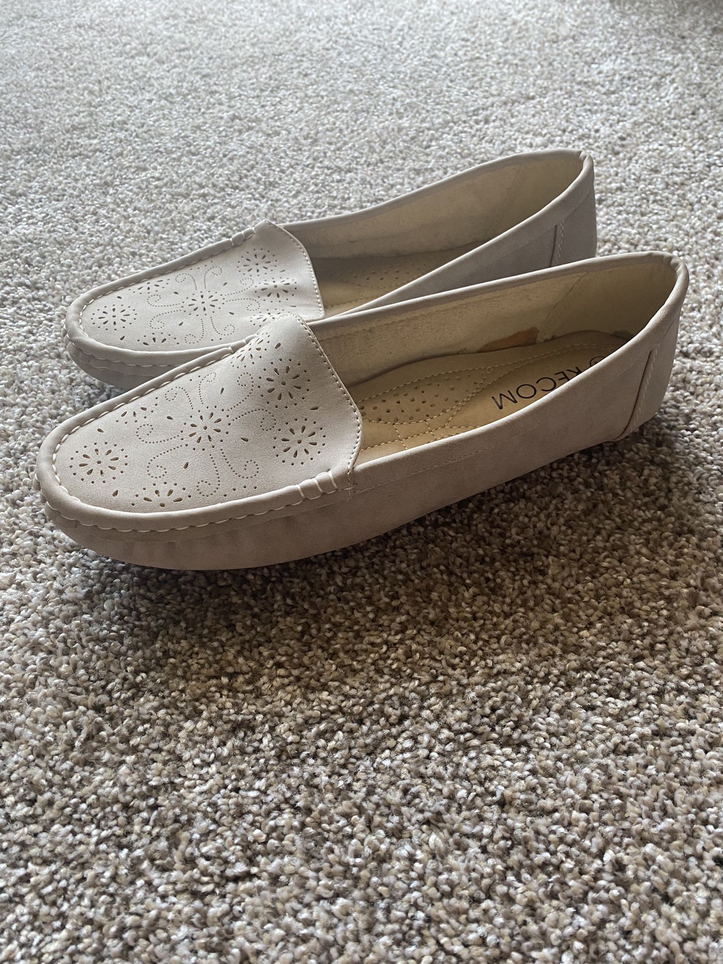 Women’s Slip On Shoots
