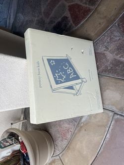 Pottery Barn Kids Tabletop Easel