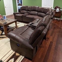 New Power Recliner Sectional Couch! Financing Available!Free Delivery 🚚!