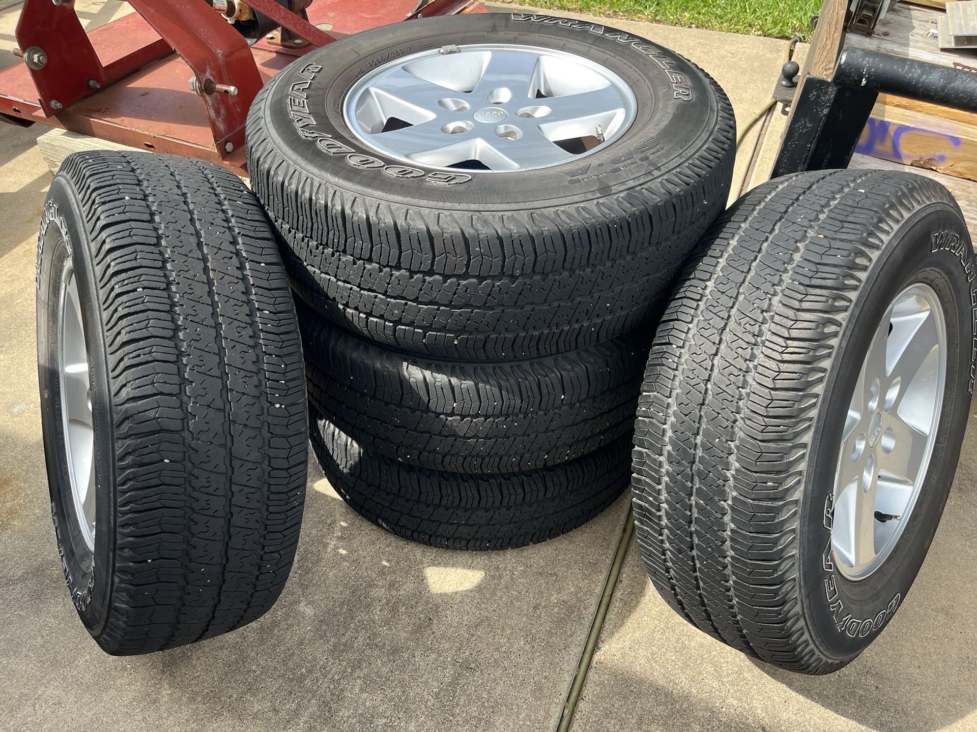 Goodyear Wrangler OEM, 255/75R/17 Jeep tires, wheels, and TPMS 