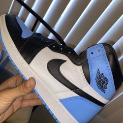 Jordan 1 UNC toe