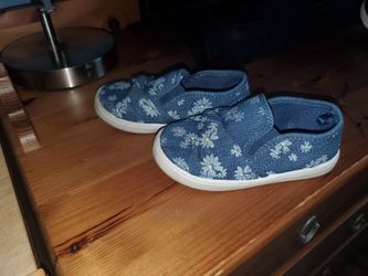 Girls Shoes Size 9