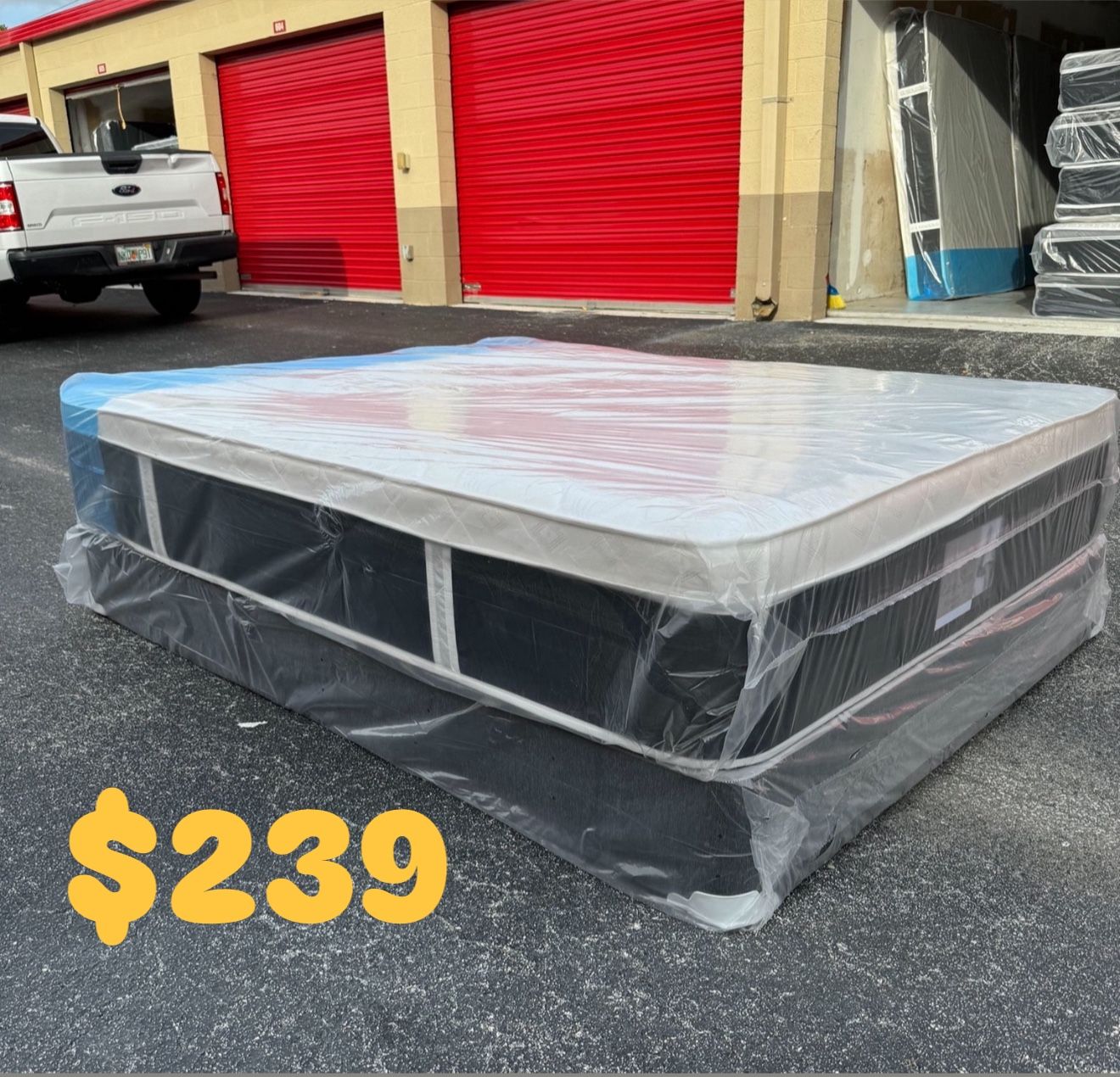 NEW Mattress Queen Size Plush Pillowtop With Box Spring // Offer  🚚