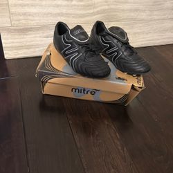 Men’s Track Shoes/ Spikes 