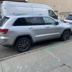 Jeep Grand Cherkee  2011