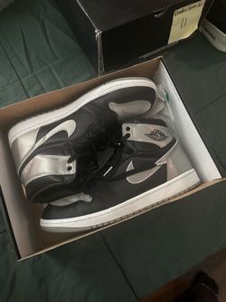 jordan 1 satin shadow 10.5 men 12 women’s