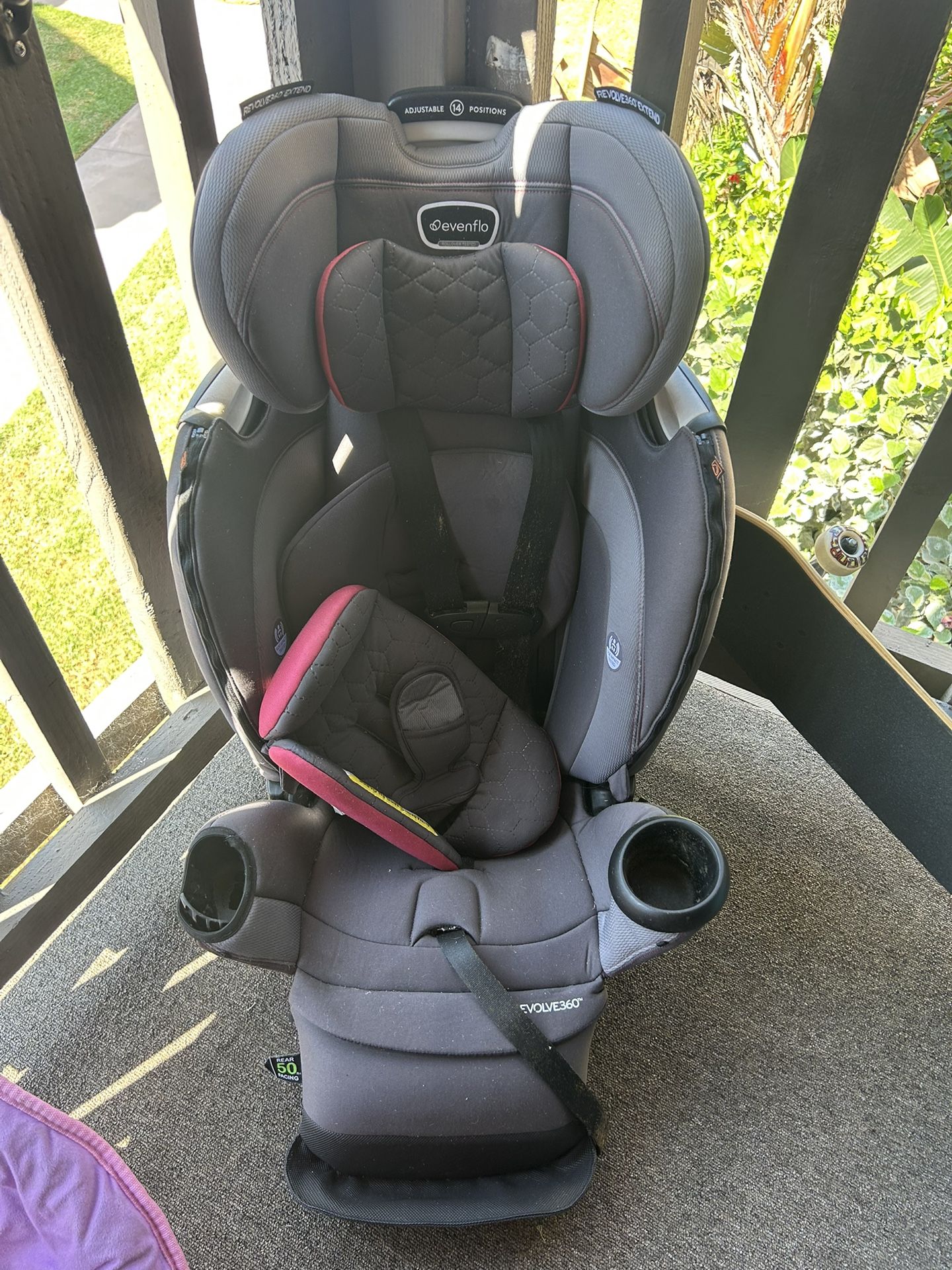 Evenflo Revolve 360 Adjustable Car seat 