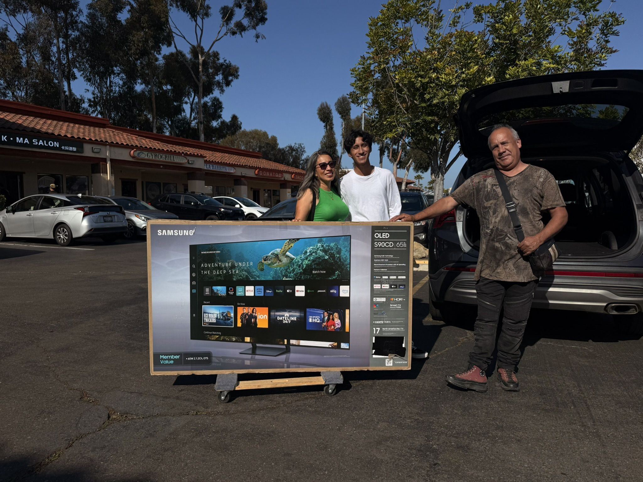 65 “ Samsung Smart 4K 144HZ Oled HDR Tv