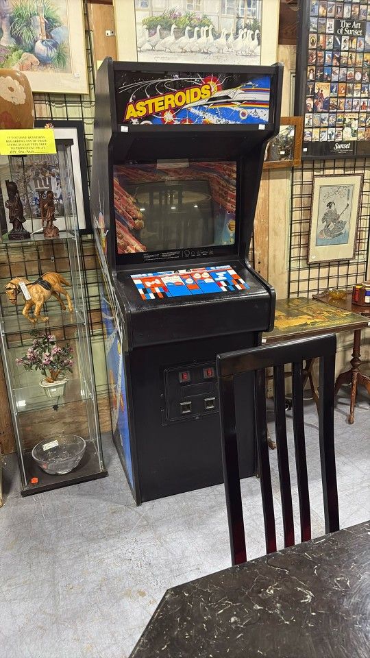 Asteroids Arcade Game - Works
