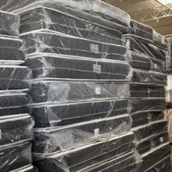 Full Size Deluxe Mattress 