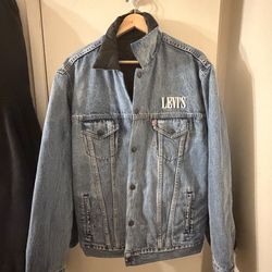 LEVIS Large Denim Bomber Jacket with Black Nylon Lining