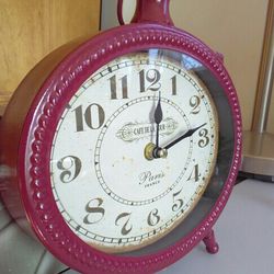 Paris. Table Fancy CLOCK