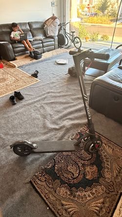 Swagtron Swagger 5 Electric Scooter