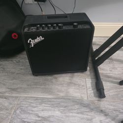 Fender Mustand LT25 
