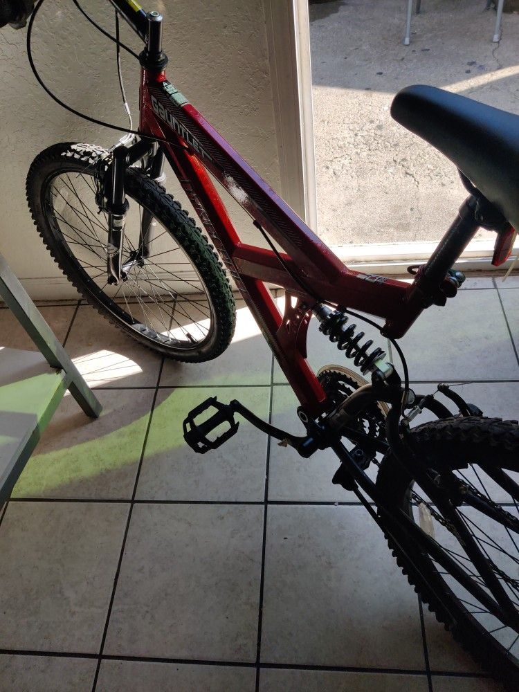 In Good Condition Bike For Kids Adjustable Suspension